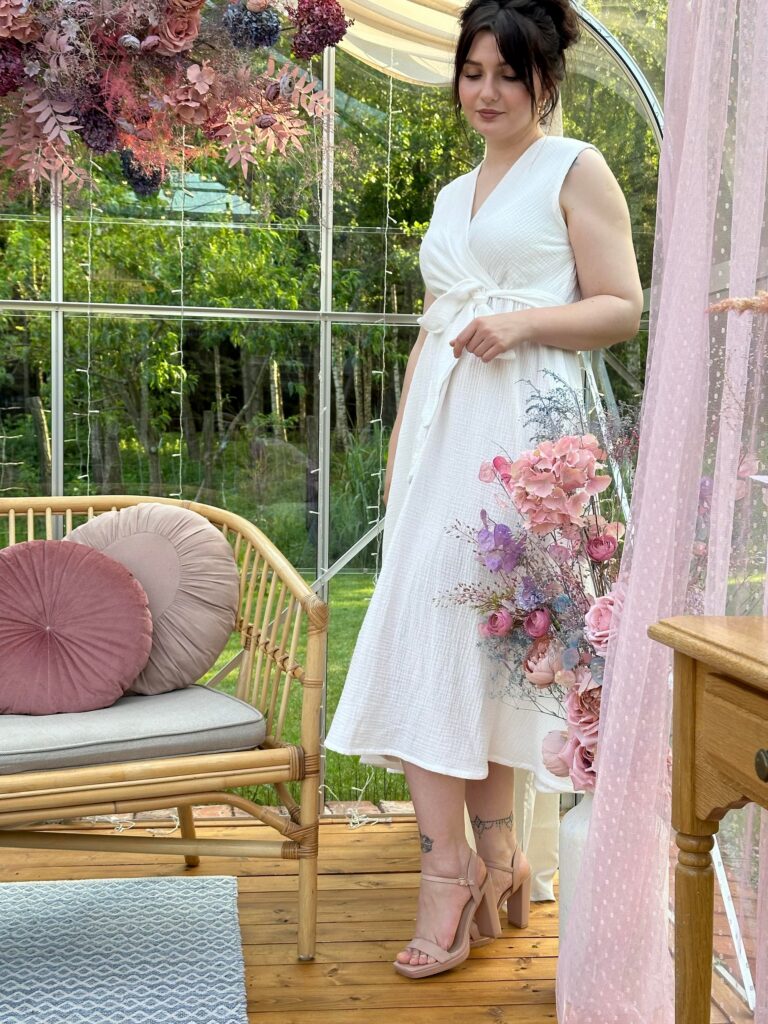Muślin powraca! I pojawia się w modelach plus size 42-46! Sukienki ciążowe plus size na lato