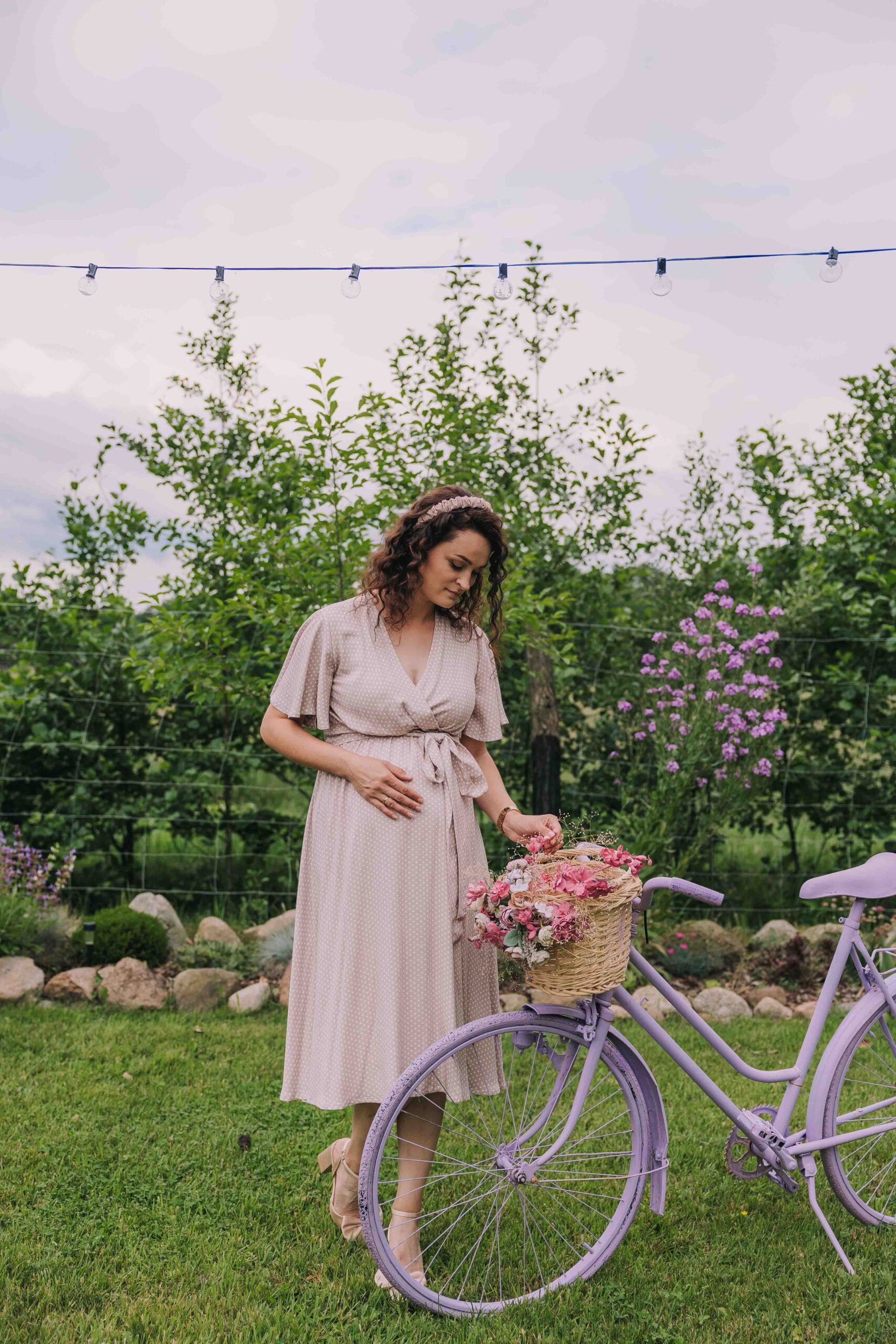 Moda plus size na lato - lekkie i wygodne stylizacje odnajdziesz na naszej stronie Limone.pl! Wychodząc na przeciw naszym klientom szyjemy odzież ciążową, odzież do karmienia i odzież plus size w opcji szycia na wymiar.