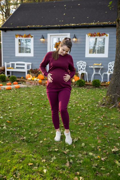 komplet dresowy ciążowy, bluza ciążowa, leginsy ciążowe, odzież ciążowa szyta na wymiar
