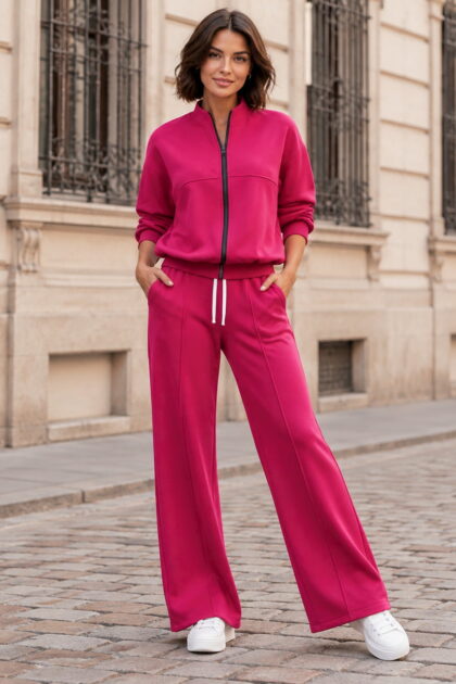 damski komplet dresowy, bawełniany komplet damski, fuksjowy dres damski, komplet bluza i spodnie, bluza damska na zamek, spodnie dresowe z szerokimi nogawkami, wygodny komplet damski.