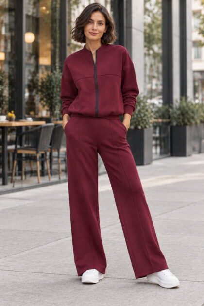 damski komplet dresowy, bawełniany komplet damski, fuksjowy dres damski, komplet bluza i spodnie, bluza damska na zamek, spodnie dresowe z szerokimi nogawkami, wygodny komplet damski.